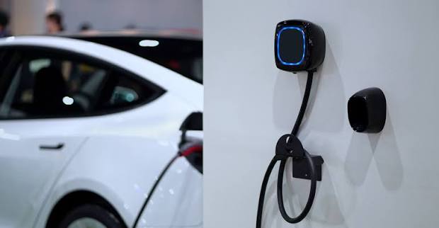 Borne de Recharge Voiture Électrique à Douala